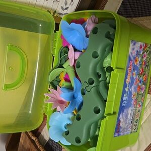 Build-A-Garden Green Toy Set